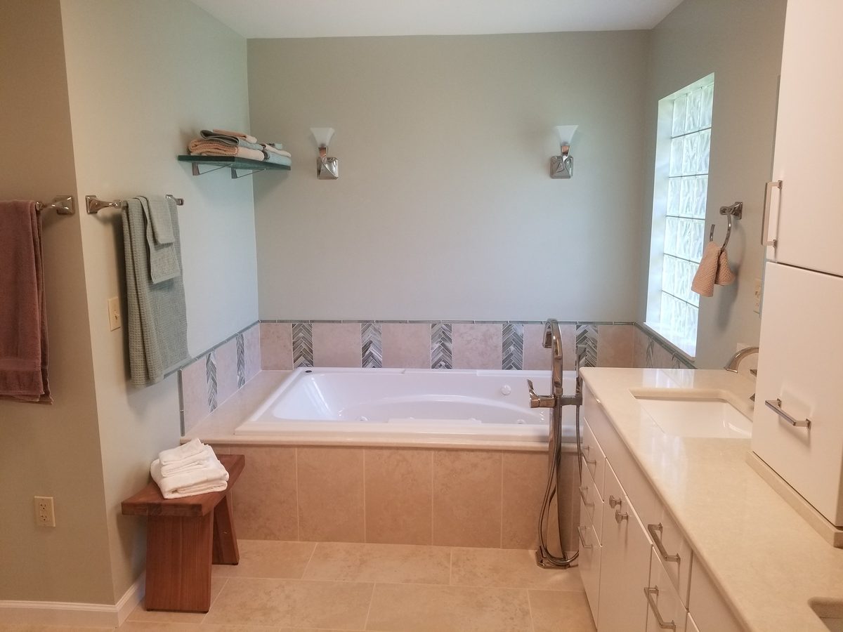 Finished soaking tub with tile surround
